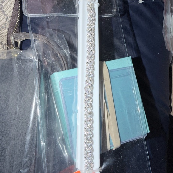 MOISSANITE
925 SILVER
6MM MOISSANITE
925 SILVER
3.00CTW
$1400.00 6in - Picture 7 of 11